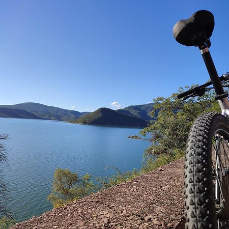 Terrazas Del Lago Cabra Corral Kültér fotó