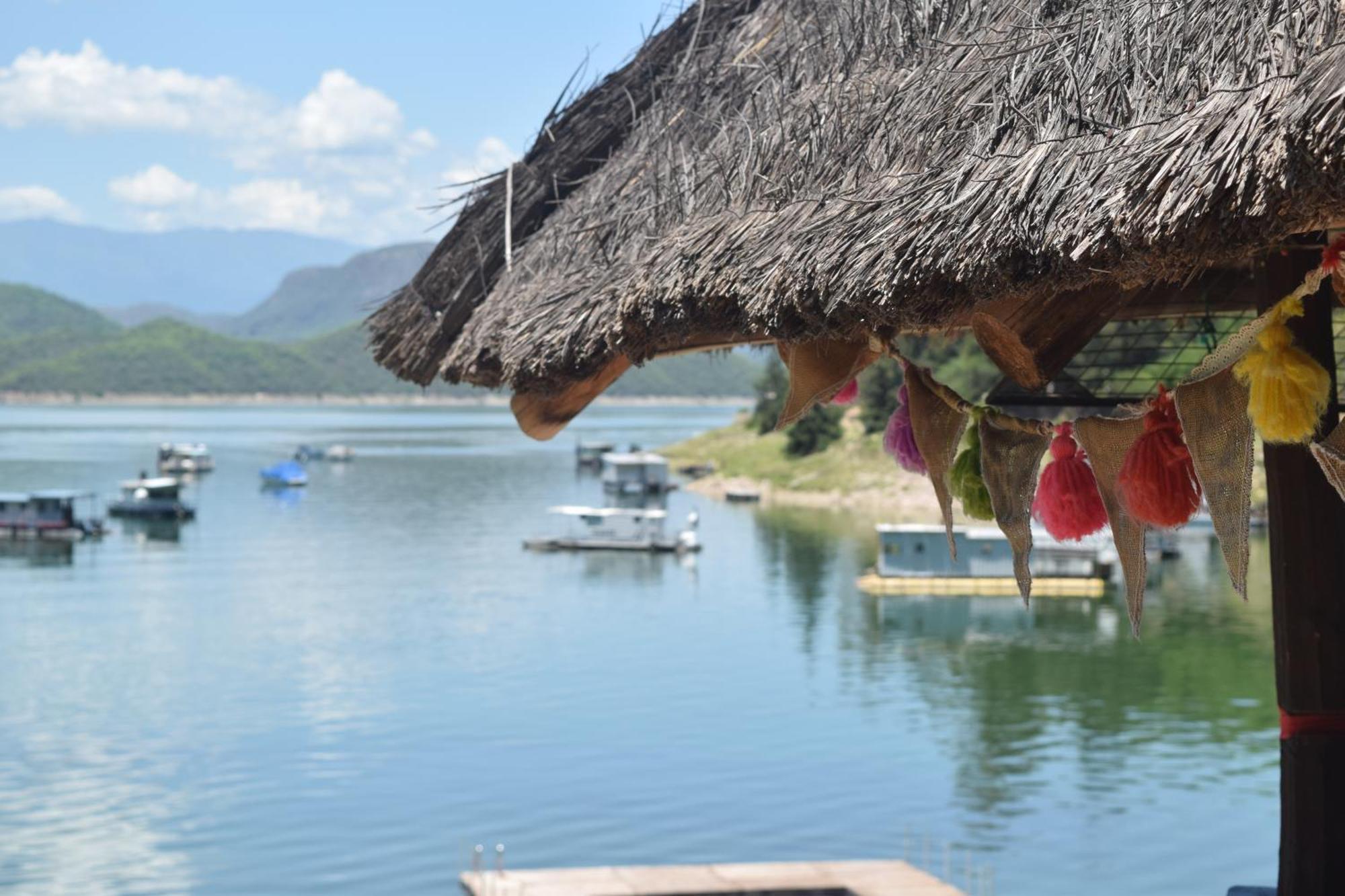 Terrazas Del Lago Cabra Corral Kültér fotó